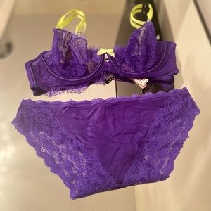 SOLD Victoria’s Secret Bra & Panty Set